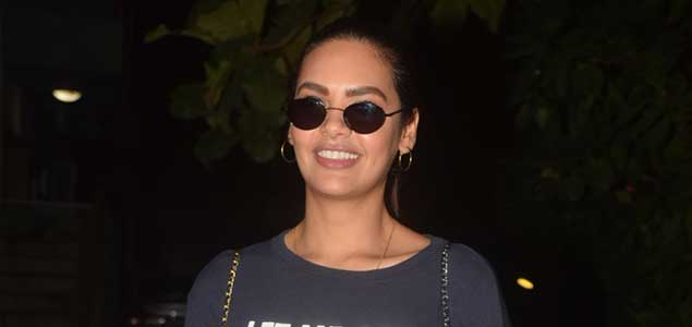 Esha Gupta spotted in Juhu