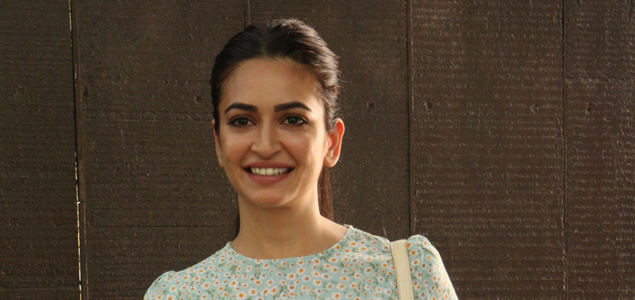 Kriti Kharbanda spotted at Saffron Media Pvt Ltd in Juhu