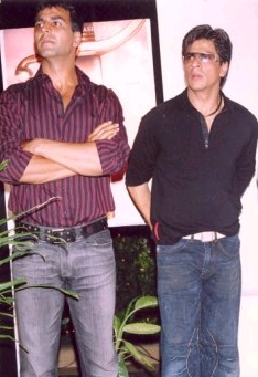 Why Akshay wanted to party with Shah Rukh?