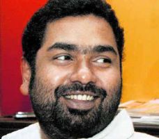 Anwar producer lashes out against Amal Neerad