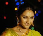 Ragini Dwivedi in Khandahar; Parvathy Omanakuttan out!