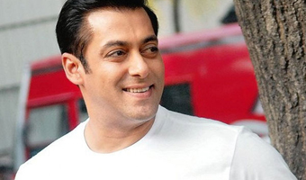 Now ride the `Bigg Boss 6 tour bus!