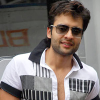 Producers son doesnt have it easy: Jackky Bhagnani