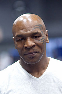 Tyson signs Scary Movie 5