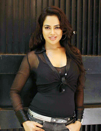 Sameera happy curvy figures back on big screen