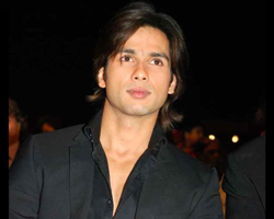 I hope Kareena keeps working: Shahid