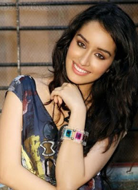 Aashiqui 2 goes on floor, Shradha excited