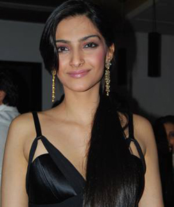 Sonam keen to help Banaras weavers, working on details