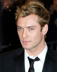 Jude Law joins Queen of the Desert cast