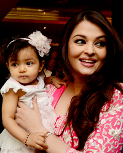 Beti B hogs limelight at mom Aishwaryas event