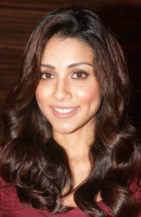 Amrita Puri enjoyed attention on Kai Po Che! sets