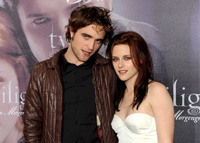 Pattinson, Stewart praise onscreen daughter
