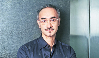 Emotions, elegance mark Ravi Bajajs 25 years in fashion