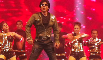 Jakarta grooves to SRKs beats