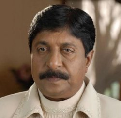 Sreenivasan and Sritha in Money Back Policy