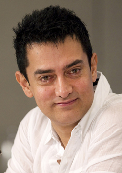 Media should be free from external pressures: Aamir