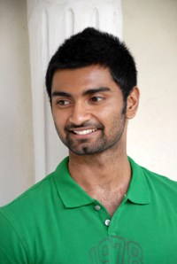 Adharvaa becomes choosy 