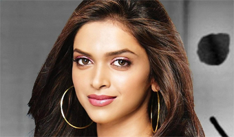 Deepika gets trophy from father