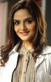 Madhoo lacks courage to get into direction