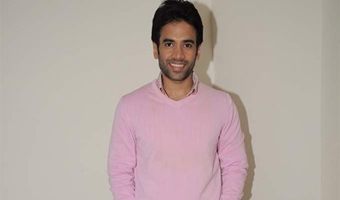 Dad doesnt want to return to films: Tusshar