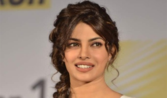 Saif an incredible actor: Priyanka Chopra