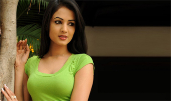 Im single: Sonal Chauhan