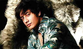 Ali Zafar mesmerises fans in true Bollywood style