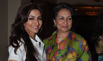 Soha takes piano classes, pleases mommy dearest