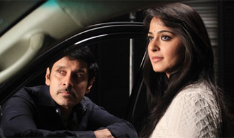 Vikram starrer Thandavam stills out