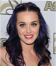No makeup look for Katy Perry