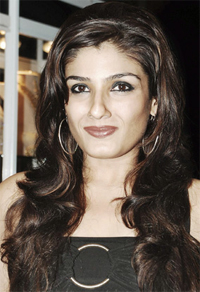 Raveena turns singer for Ginn Liya Aasmaan