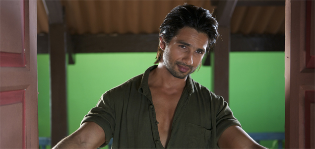 Despite shoe bites, Shahid shoots Teri Meri Kahaani 