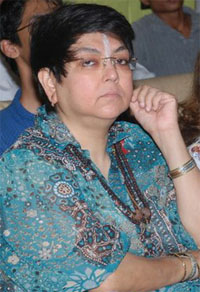 Kaanch in lurch, producer director lock horns