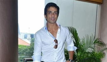 Great to see language barriers break: Sonu Sood