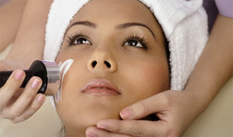 First day, first show: Freshers spruce up with cosmetic treatments