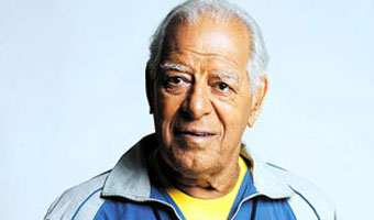 Dara Singh shifted home, still on ventilator