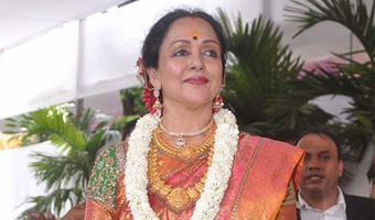 Sonia Gandhi has invited Esha, Bharat: Hema Malini