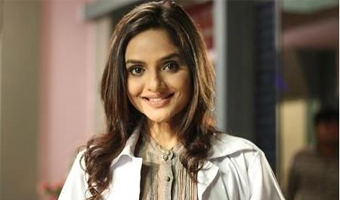 Madhoo wants Ratnam to make Roja 2