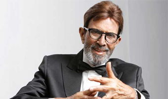 Rajesh Khanna gets discharged