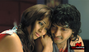 Aa Roju is a glamorous, horror flick