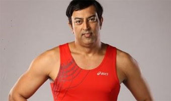 Vindu reveals family secrets, plans to make documentary on dad
