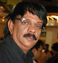 I dont give heed to criticisms: Priyadarshan