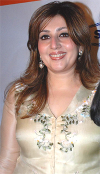Archana Kochhar gives retro twist to digital prints 