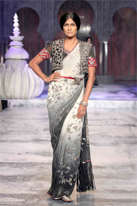 Embroidery, motifs dominate JJ Valayas couture line