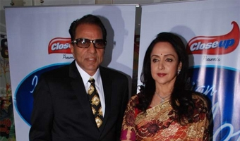 For Hema, Dharmendra is king of romance