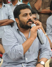 Gnanavel Raja to buy Atta katthi and release it