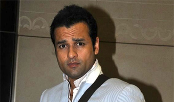 Rohit Roy wanted Hangal for Shaukeen remake