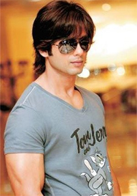 Shahid skips workouts for new film
