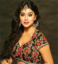 Shriya learns kalaripayattu for Chandra