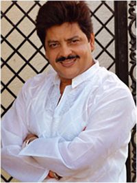 Udit Narayan sings for Akshay after four years